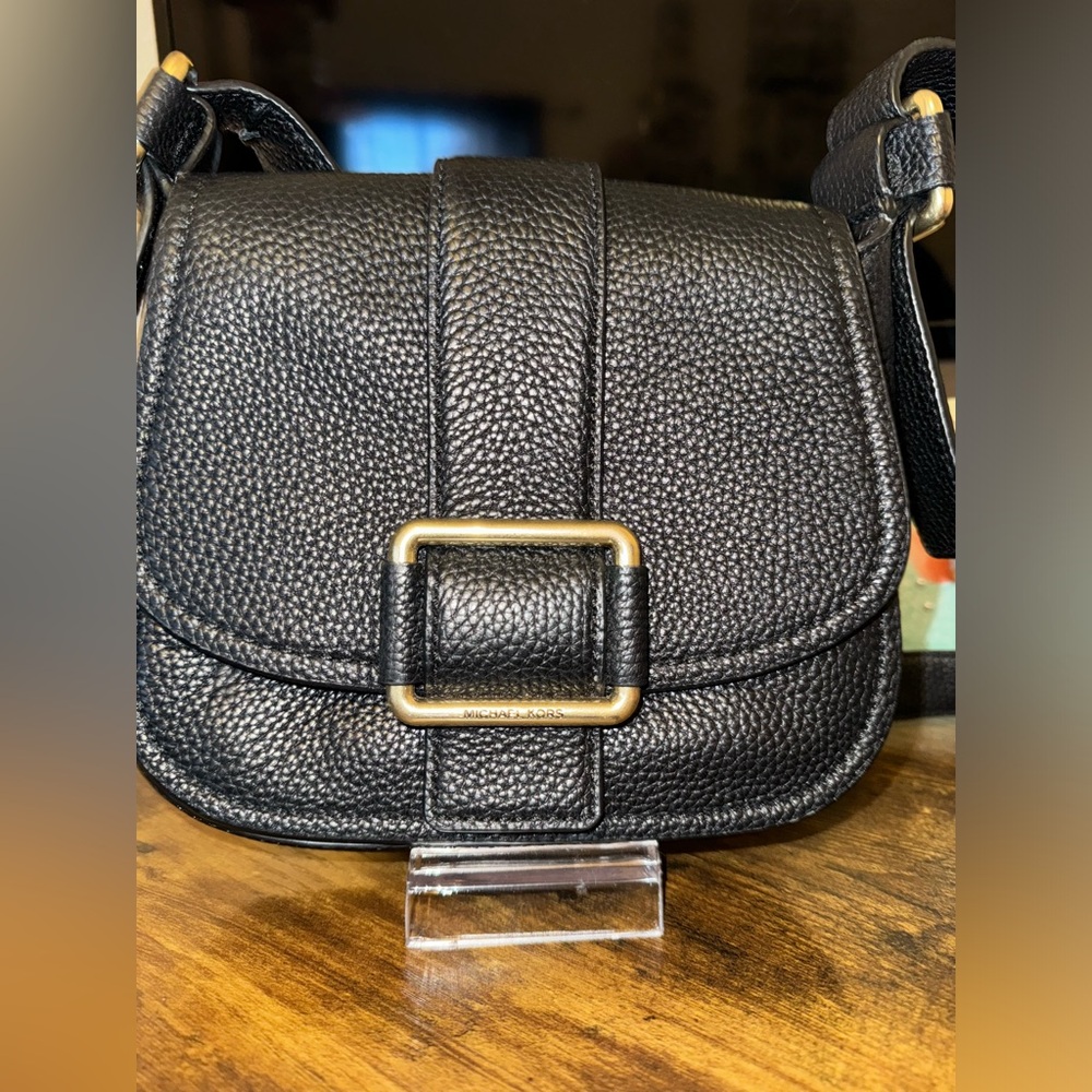 EUC MICHAEL KORS  Medium pebbled leather Satchel Crossbody